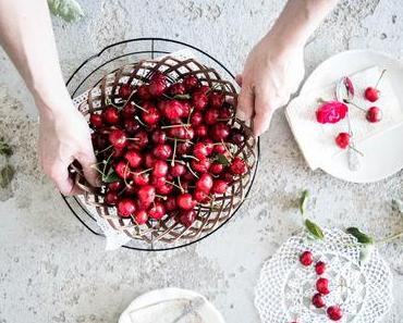 Kirschkuchen mit Zimtstreusel | Crumble Cake with Cinnamon and Cherries #rezeptevomländle