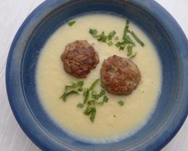 Selleriecremesuppe mit Fleischpflanzerl