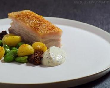 Schweinebauch, Bohnen, Kartoffeln und Senf