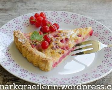 Johannisbeer-Tarte mit Rahmguss