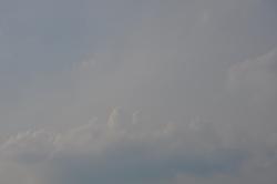 Freitag, ein verwaschener Himmel, Zwiebelkuchen und das Wochenende