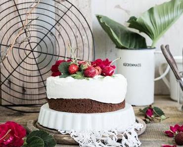 'Cheesecake' mit Moussehaube, frischen Beeren und einem Schokoboden / cheesecake, berries and an amazing mousse recipe