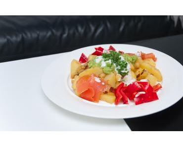 Rezept: Apfel-Bratkartoffeln mit Joghurt- und Avocadocreme