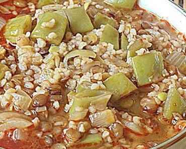 Sommerliche Suppe mit Grüne Bohnen und Teller Linsen