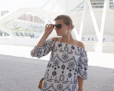 #ootd schulterfreies Spitzenkleid von Zara, Gimini Zehensandalen, Jil Sander Sonnenbrille in Valencia