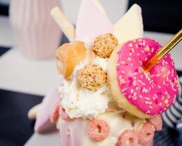 Freakshake – der etwas andere Erdbeer-Milchshake