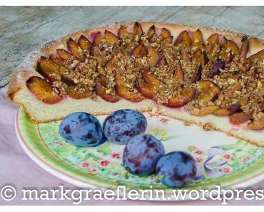 Hefe-Zwetschgenkuchen mit Müsli-Crunch