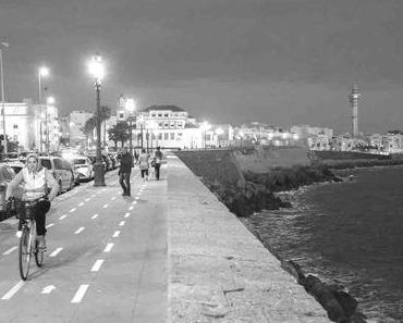 Cycling La Caleta Promenade in Cádiz