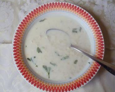 MINZ-YOGHURTSUPPE MIT WEIZEN
