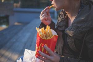 Heißhunger stoppen – 9 Tipps gegen das süße Verlangen