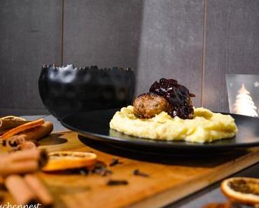 Gewürzfleischküchle mit Selleriepüree und Cranberrychutney – Erster Advent