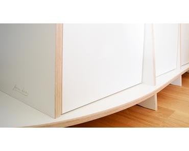 Kurvenreicher Hingucker im Wohnzimmer: Unser neues Regal