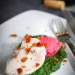 Seeteufel auf Curry-Rahmspinat und pinkem Kartoffelpüree: Gang Nr. 4 beim #10GängefüreinHalleluja [enthält Werbung]