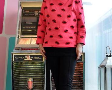 Rote Lippen an der Jukebox