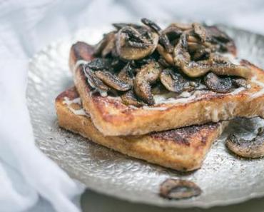 Herzhafter French Toast mit Pilzen