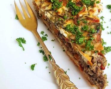 Herzhafte Quiche mit Gemüse, Feta und Hackfleisch