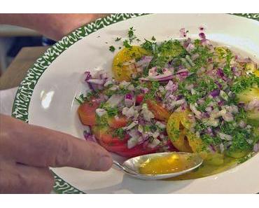 Tomatensalat mit Zwiebel-Petersilien-Marinade