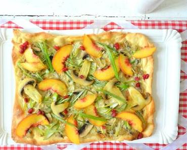 Herbstlicher Flammkuchen mit Pilzen & Frucht-Topping