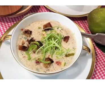 Feine Walnusscremesuppe mit Feigen