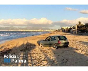 Am Strand geparktes Auto wirft Fragen auf