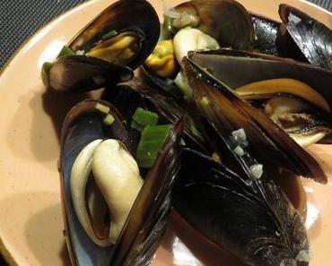 Miesmuscheln mit Zitronengras und Fritten