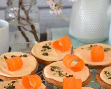 Karottenkuchen-Amerikaner mit Käsekuchenglasur – Frühlingserwachen