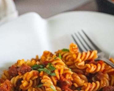 Pikante Pastasauce mit Aoste Baguette Salami Hot Chili (enthält Werbung)