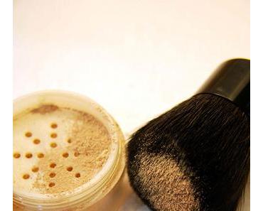 Ist Mineral Makeup besser bei Akne und Rosacea?