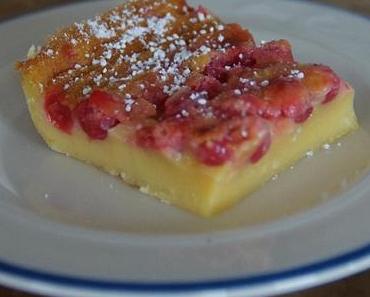 Zwischen Pudding und Kuchen: Johannisbeer-Clafoutis