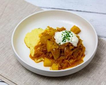 Veganes Szegediner Kartoffelgulasch