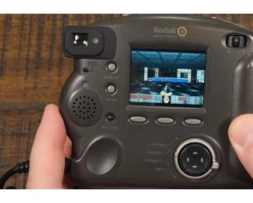 DOOM auf einer Digitalkamera von 1998 spielen