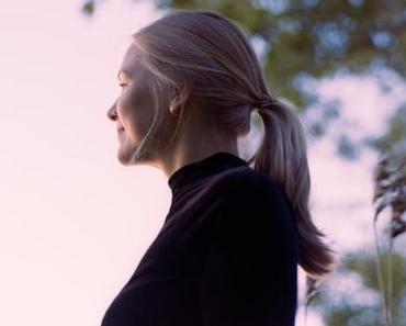 NEWS: Sängerin Annna veröffentlicht neue Single “Polyester”