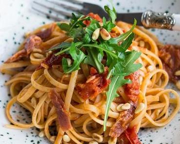 Linguine mit gerösteten Tomaten und Parmaschinken