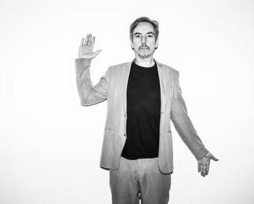 NEWS: Olli Schulz verschiebt Tour wegen Coronavirus