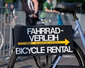 Die spinnen die Berliner: Avus wegen Radfahrern gesperrt