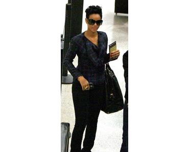 #Rihanna wears #Converse Chucks – Black M9160 Schwarz
