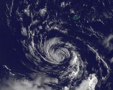 Tropischer Sturm JOSE formt sich nahe Bermuda, Sturmwarnung auf den Bermudas