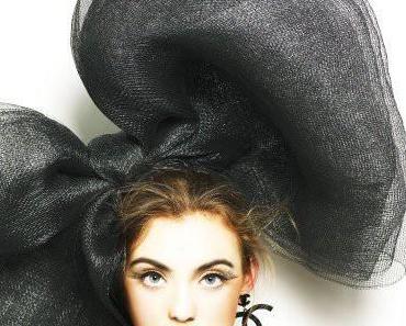 sexontwolegs:

Maaike on We Heart It....