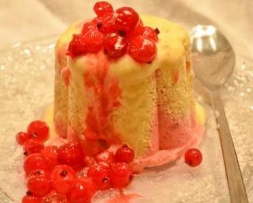 Vanille Parfait mit Johannisbeeren