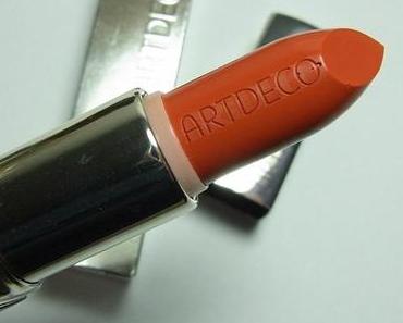 Artdeco Kaviar Gauche Kollektion: Halloween Lippen mit High Performance Lipstick 440 “Rusty Rouge”