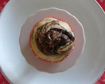 Mein heutiges Sonntagssüß: Leckere Bananen-Muffins mit cremiger Nutella-Masse durchzogen