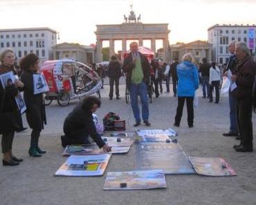 Fotos der heutigen Mahnwache für Iran in Berlin