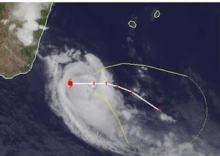 Zyklon GIOVANNA wieder Hurrikan - weiterer Verlauf unsicher - Mauritius momentan nicht bedroht