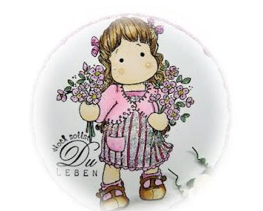 "Glitzern und Funkeln"  bei Cards und More # 48