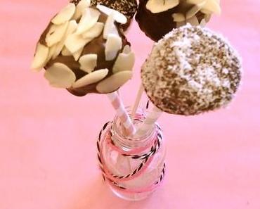Heute ist es ganz besonders süß mein Sonntagssüß: Marshmallows am Stiel mit Schokohut und Knuspertopping