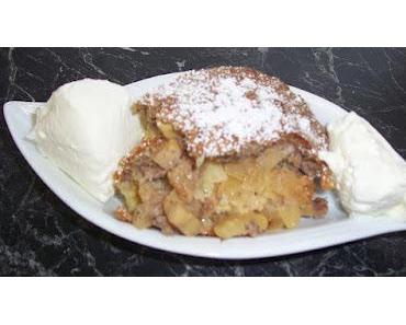 Apfelauflauf mit Haselnusshaube