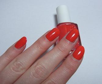 Lackiert: essie Olé Caliente