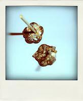 {1} Heiße Schokolade am Stiel