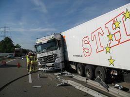 A 63, Wartenberg-Rohrbach, 200.000 Euro Sachschaden bei Lkw-Unfall