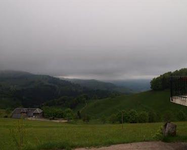 Schwarzwälder Kirschtorte mit Panoramablick